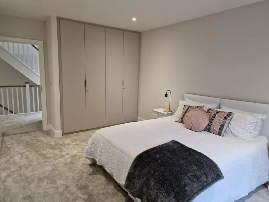 Holiday home Luxury 3 Bed House, Parking, Garden And 2 Office Desks 2 Villa Bournemouth